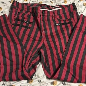 Black and white skinny jeans